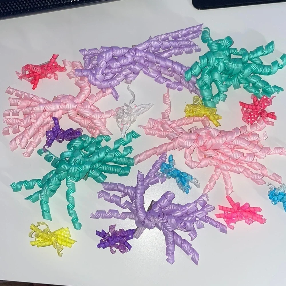 17 count swirly hair clips 11 small 6 big